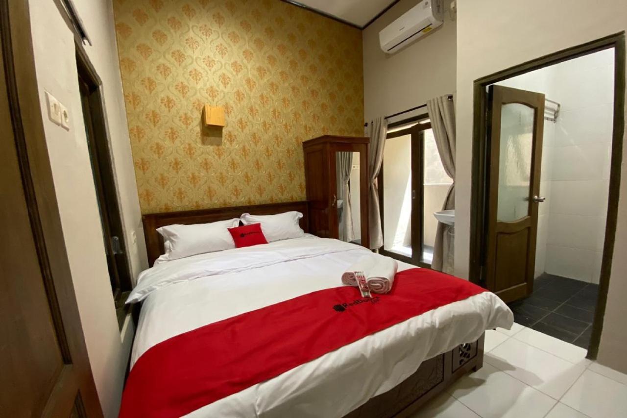 Hotel Reddoorz Near Mojokerto Train Station Exterior foto