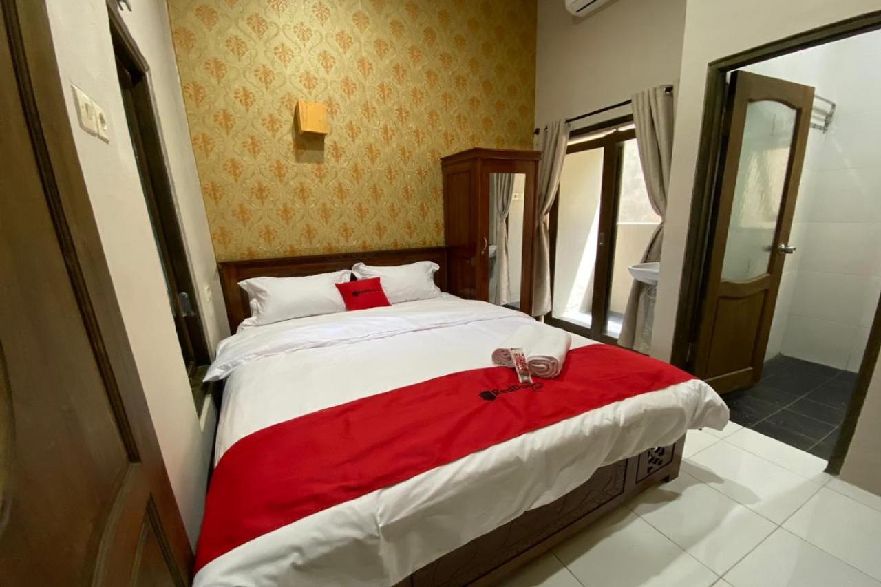 Hotel Reddoorz Near Mojokerto Train Station Exterior foto